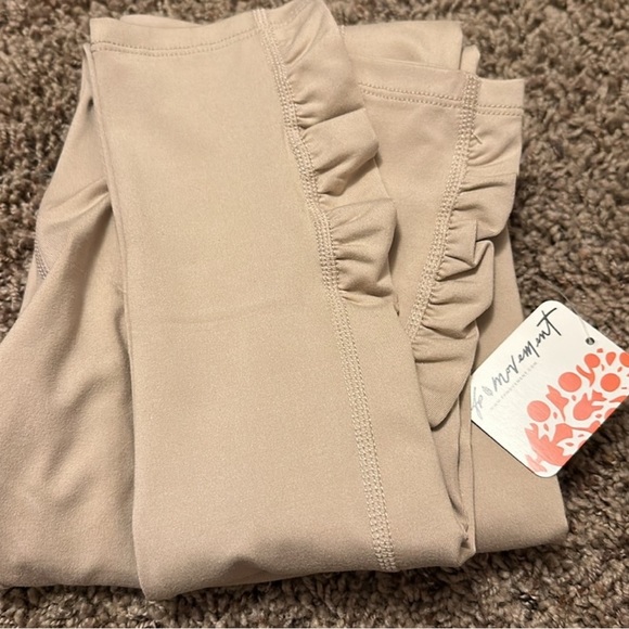 🔥NWT🔥 Out of your League FREE PEOPLE MOVEMENT LEGGINGS - Picture 2 of 9